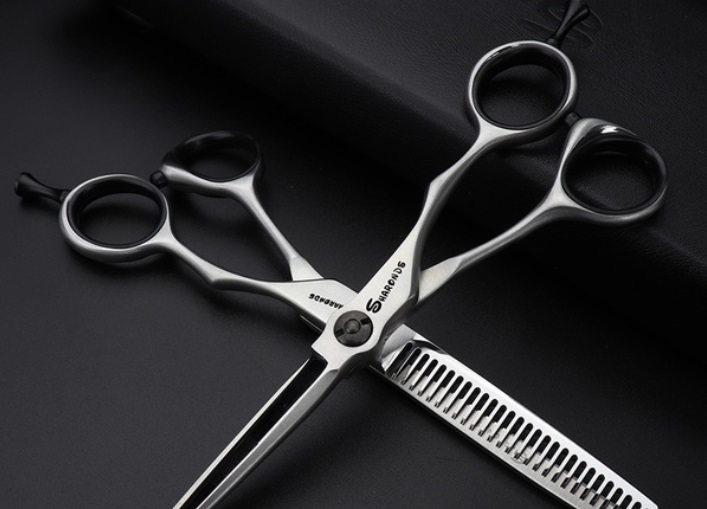 Covert cuts: South African hairdressers wield scissors in secret as lockdown persists